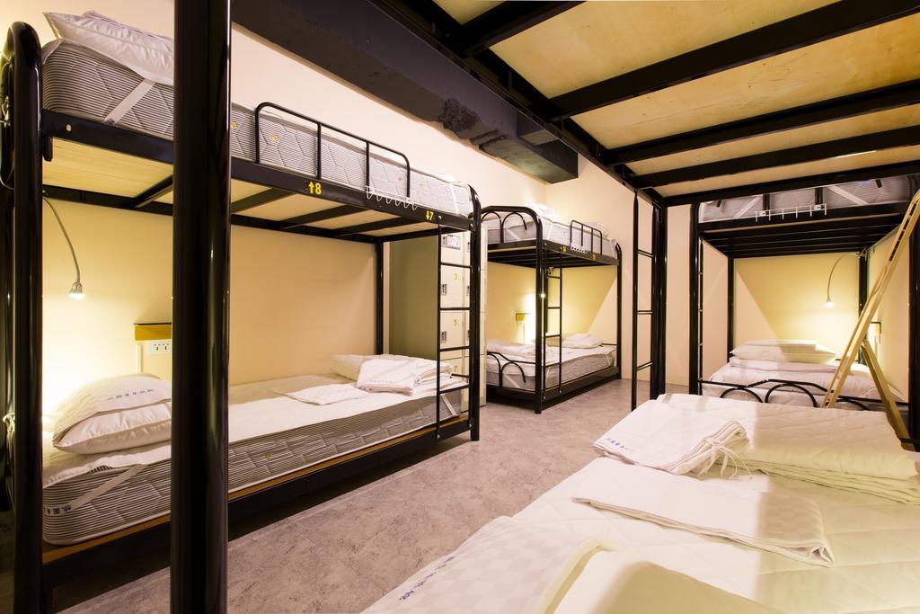 Pathways Hostel Kaohsiung Extérieur photo