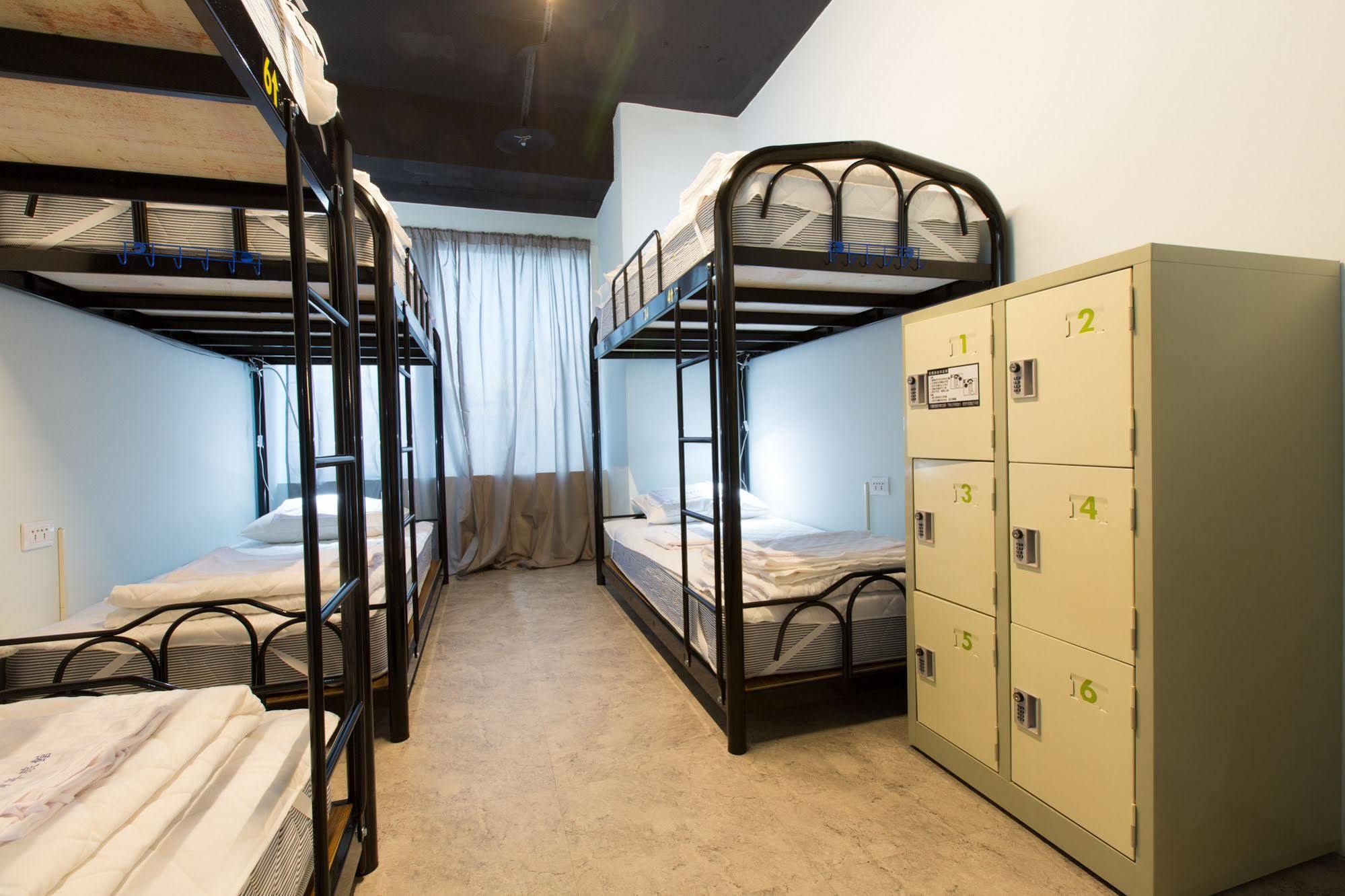 Pathways Hostel Kaohsiung Extérieur photo