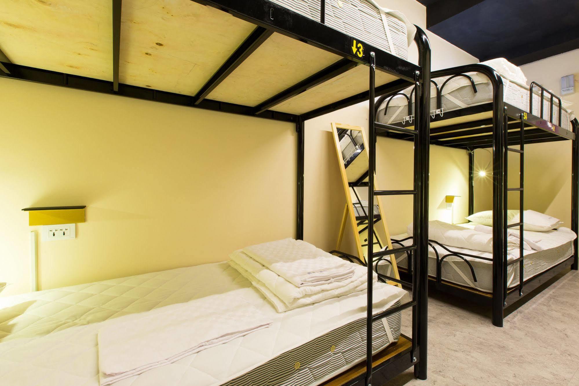 Pathways Hostel Kaohsiung Extérieur photo